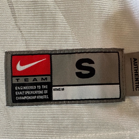 Nike Men’s Boise State Broncos Football 1 Jersey Sz Small - Picture 8 of 8